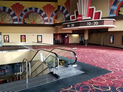 amc streets of woodfield|schaumburg movie theater woodfield.